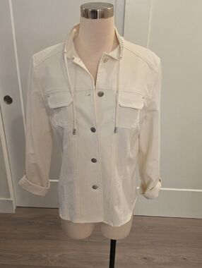 St John Sport soft white Colored  viscose blend lightweight jacket size M EUC